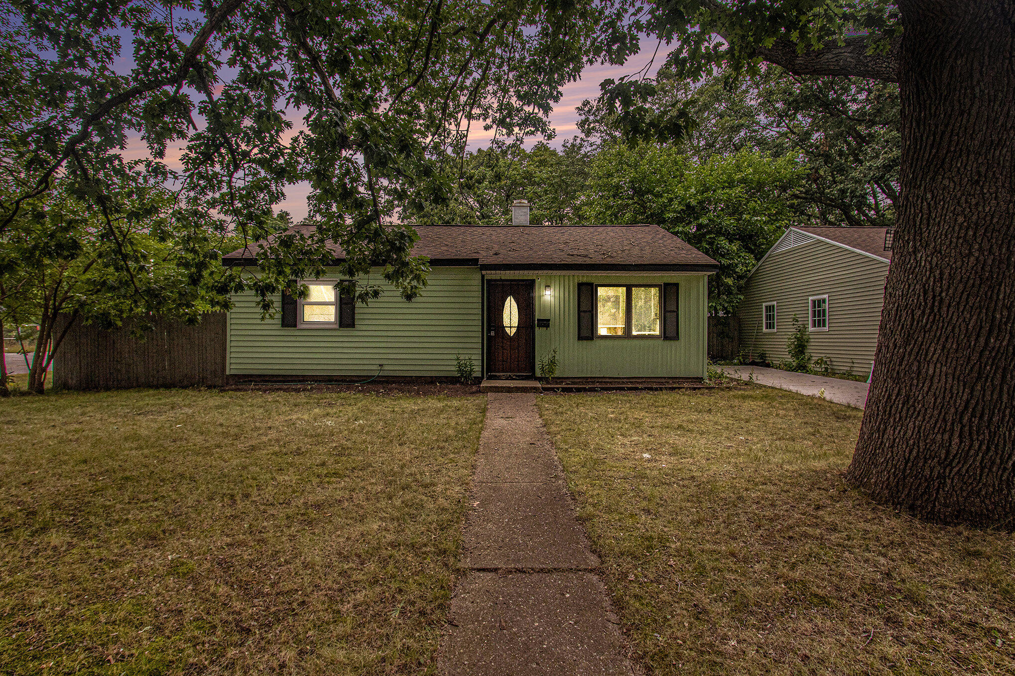 Valley St, Norton Shores, MI 49444