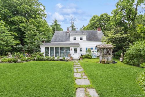 93 Widmer Rd, Wappingers Falls, NY, 12590-3005 | Card Image