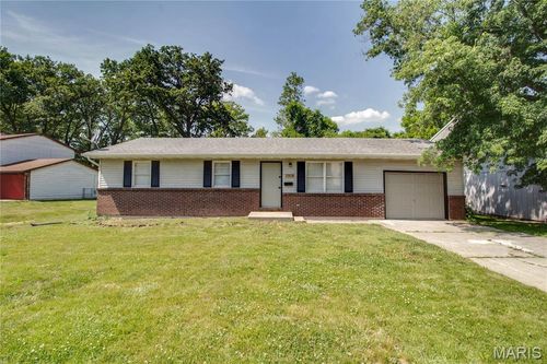 3308 Myrle St, Alton, IL, 62002-4832 | Card Image