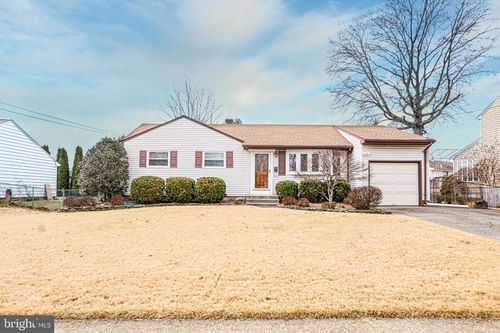 1027 Estates Blvd, Hamilton, NJ, 08690-2431 | Card Image