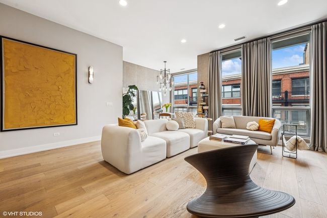 UNIT-4S - 122 S Aberdeen St, Condo with 3 bedrooms, 3 bathrooms and 1 parking in Chicago IL | Image 4