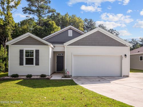 697 Morris Landing Rd, Holly Ridge, NC, 28445-7603 | Card Image