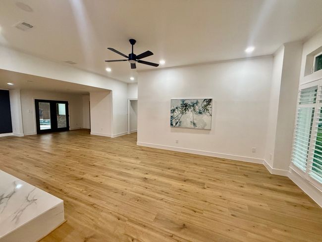 2302 Stone Glen Ln, House other with 3 bedrooms, 2 bathrooms and null parking in Carrollton TX | Image 4