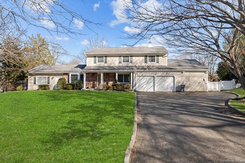 19 Austin Ln, Huntington, NY, 11743-5903 | Card Image