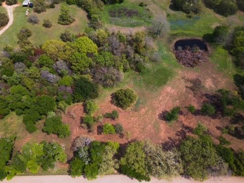 300 Taylor Oaks Dr, Waco, TX, 76705-5444 | Card Image