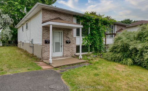 2-597 Gavin Crt, Kingston, ON, K7M8B8 | Card Image