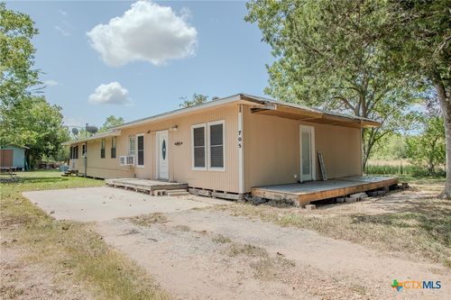 705 Ash St, Edna, TX, 77957-2507 | Card Image