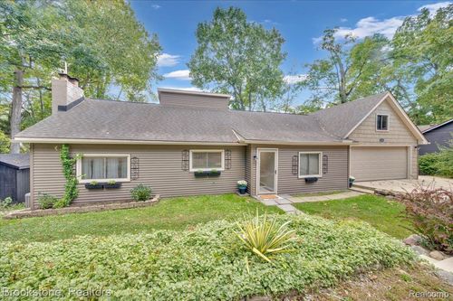 1030 Forest Lake Blvd, Lake Orion, MI, 48362-1828 | Card Image