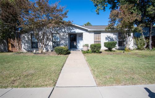 829 Cambridge Dr, Plano, TX, 75023-6831 | Card Image