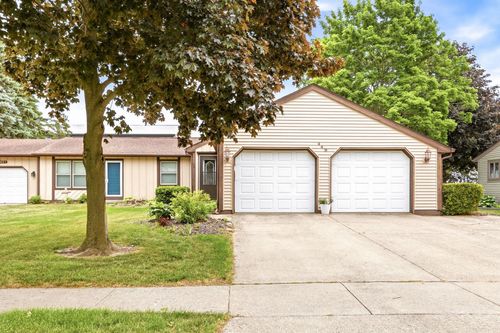 449 Zehnder Dr, Frankenmuth, MI, 48734-9773 | Card Image