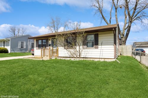 4 E Streamwood Blvd, STREAMWOOD, IL, 60107-1436 | Card Image