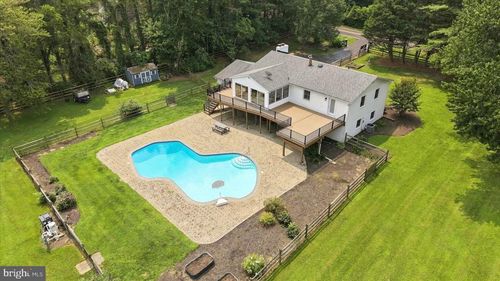 12194 Henderson Rd, Clifton, VA, 20124-2236 | Card Image
