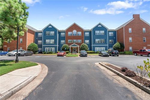 unit-311-3300 Dogwood Dr, Hapeville, GA, 30354-1484 | Card Image
