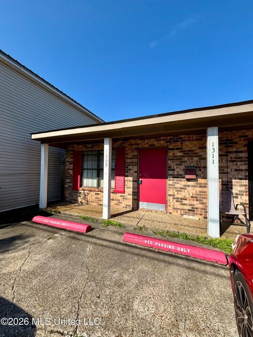 1309 Market St, Pascagoula, MS, 39567-6604 | Card Image