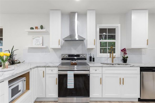 1959 Oana St Sw, House other with 3 bedrooms, 2 bathrooms and 2 parking in Atlanta GA | Image 9