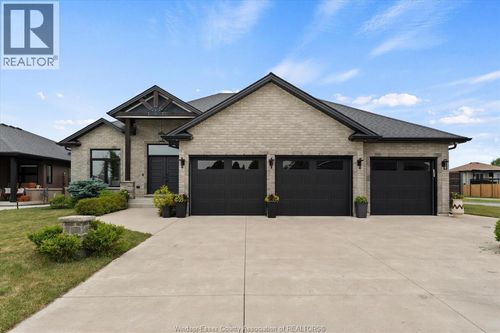 227 Meadowview Avenue, Amherstburg, ON, N9V2Y9 | Card Image