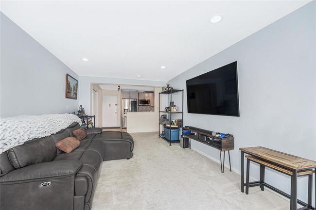 Living Room Area | Image 10