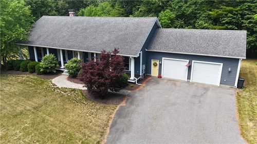 17 Blackwells Lndg, Brooklyn, CT, 06234-2443 | Card Image