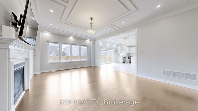 1466 Broderick St, House other with 5 bedrooms, 5 bathrooms and 4 parking in Innisfil ON | Image 6