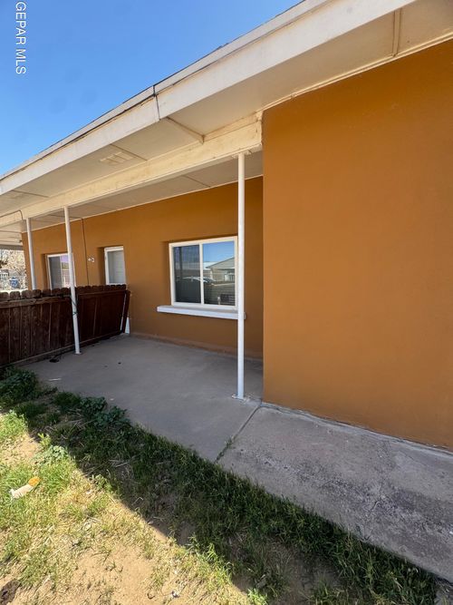 323 Singh St, El Paso, TX, 79907-6850 | Card Image