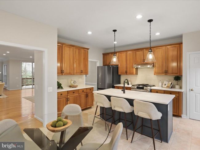 9332 Branch Side Ln, Townhouse with 4 bedrooms, 4 bathrooms and null parking in FAIRFAX VA | Image 7