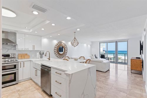 apt-310-5701 Collins Ave, Miami Beach, FL, 33140-2329 | Card Image