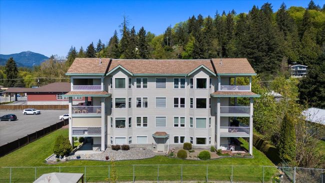 304 - 46966 Yale Road, Condo with 2 bedrooms, 2 bathrooms and 1 parking in Chilliwack BC | Image 2