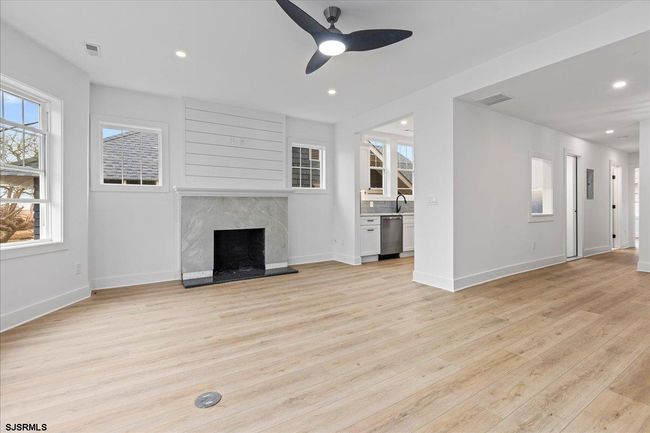 UPSTAIRS - 23 N Vassar Square, Condo with 3 bedrooms, 2 bathrooms and null parking in Ventnor NJ | Image 5