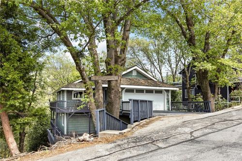 453 Davos Dr, Crestline, CA, 92325-9550 | Card Image