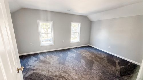 204 Elm St, Bay City, MI, 48706-3827 | Card Image