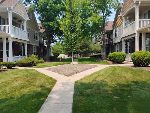 1128-1128 Georgetown Way, Vernon Hills, IL, 60061-3163 | Card Image