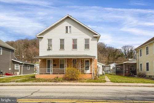 217 S Walnut St, BURNHAM, PA, 17009-1723 | Card Image