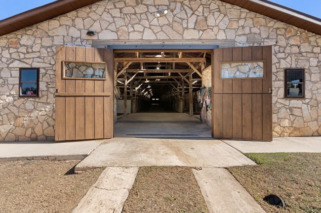 Barn Entrance | Image 30