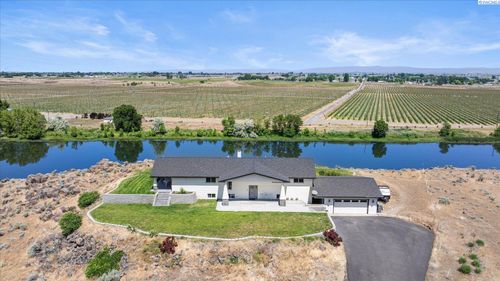 160103 W Byron, Prosser, WA, 99350 | Card Image
