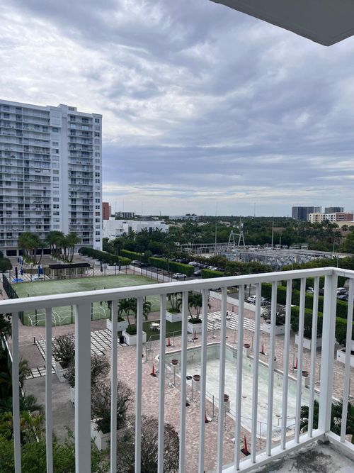 2851 Ne 183rd St, Aventura, FL, 33160-2104 | Card Image