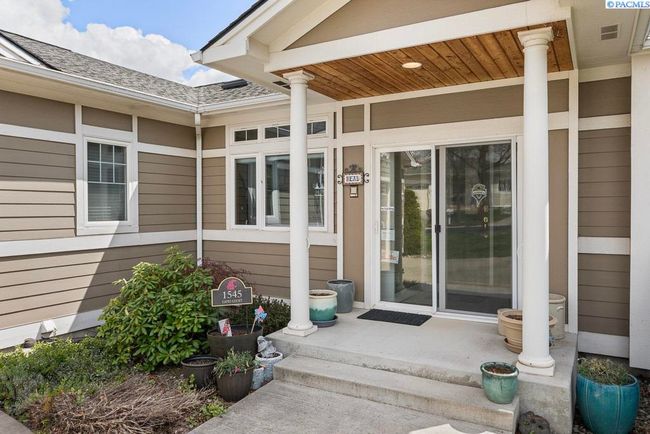 1545 Capri Ct, Condo with 4 bedrooms, 3 bathrooms and null parking in Pullman WA | Image 6