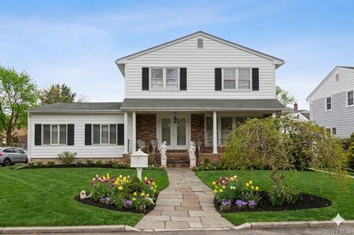 20 Old Farm Rd, Scarsdale, NY, 10583-6516 | Card Image
