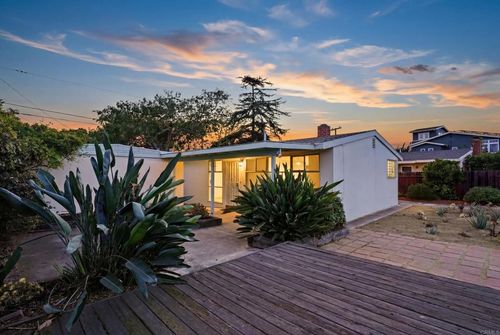 2689 Cowley Way, San Diego, CA, 92110-1002 | Card Image