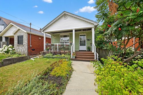 38 Scotia Ave, Scarborough, ON, M1L4E6 | Card Image
