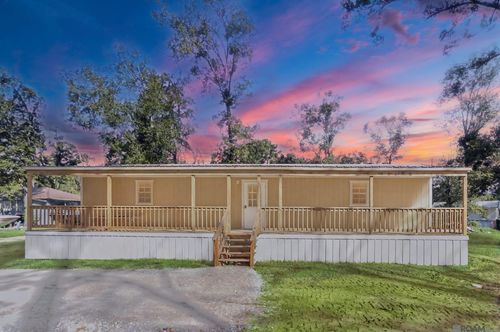 18738 Bayside Dr, Port Vincent, LA, 70726-8060 | Card Image