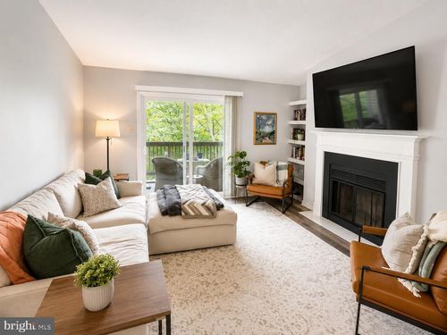 302b-1536 Lincoln Way, MCLEAN, VA, 22102-5894 | Card Image