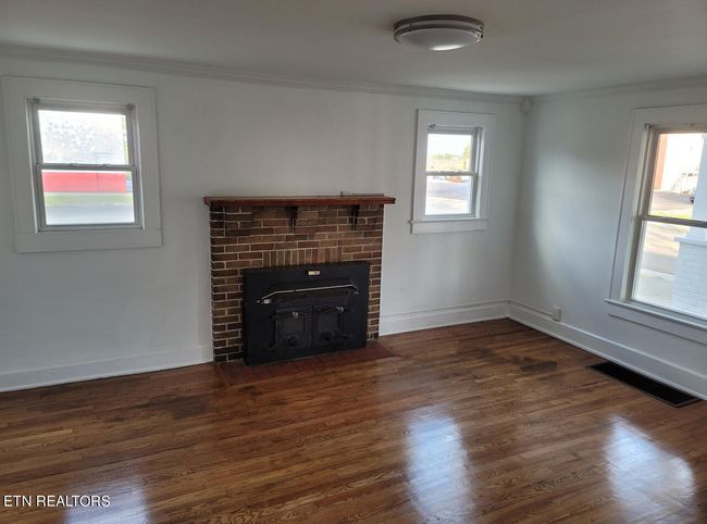 227 Gill St, House other with 5 bedrooms, 1 bathrooms and null parking in Alcoa TN | Image 9