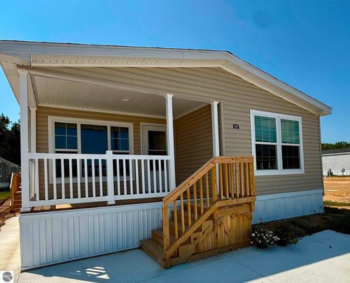 1211 Wellington Dr, Mt Pleasant, MI, 48858-4513 | Card Image