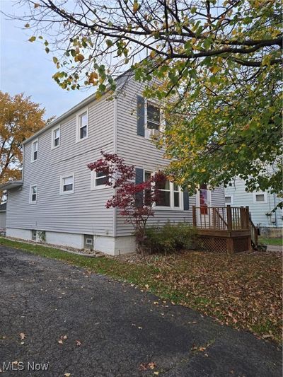 View of front of property exterior w new windows | Image 2