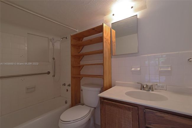 82260 Overseas Hwy, House other with 3 bedrooms, 3 bathrooms and null parking in Islamorada FL | Image 12