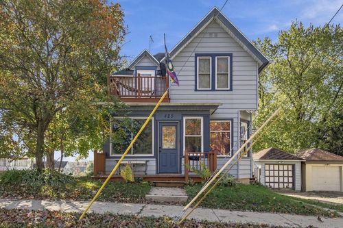 425 Union Street, Hartford, WI, 53027 | Card Image