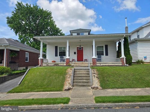 56 Bucks St, Wernersville, PA, 19565-2128 | Card Image