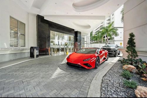 1814-999 Sw 1st Ave, Miami, FL, 33130-3420 | Card Image
