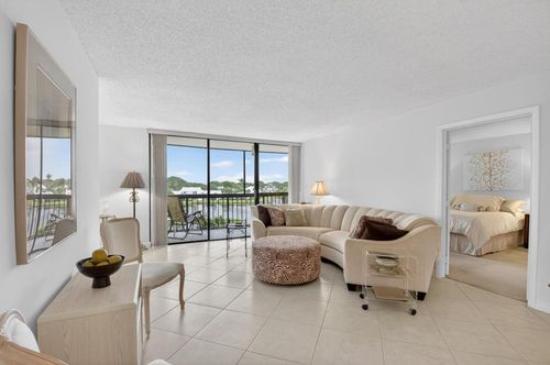 1554 Bridgewood Dr, Boca Raton, FL, 33434-4132 | Card Image