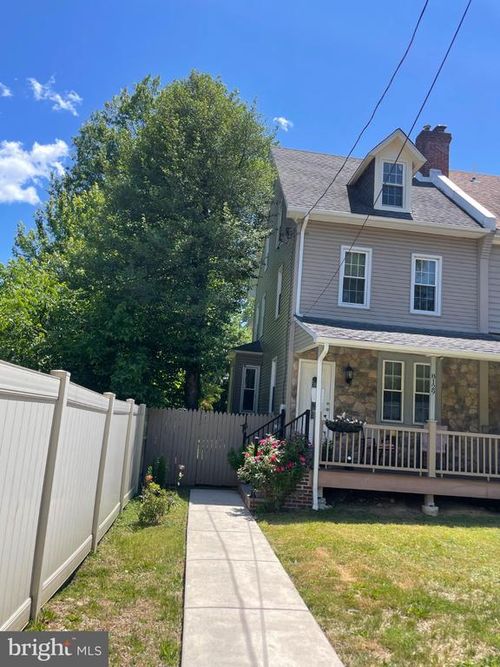 8129 Pine Rd, PHILADELPHIA, PA, 19111-1821 | Card Image